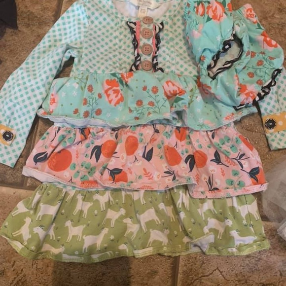 Outfits - Picture 3 of 8